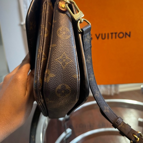 Louis Vuitton Pochette Métis Monogram - Picture 8 of 15